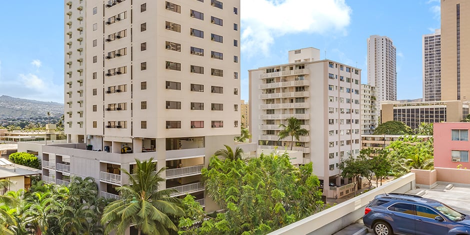 Studio City View Kitchenette at Bamboo Waikiki Hotel