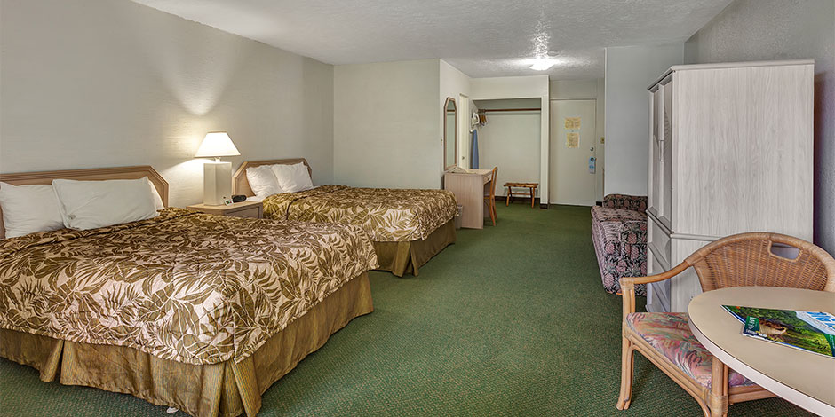 Interior of superior room at Pagoda Hilo Bay Hotel