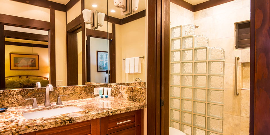 Bathroom at Kiahuna Plantation