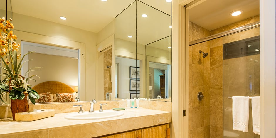 Bathroom at Kiahuna Plantation