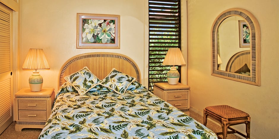 Bedroom at Kiahuna Plantation