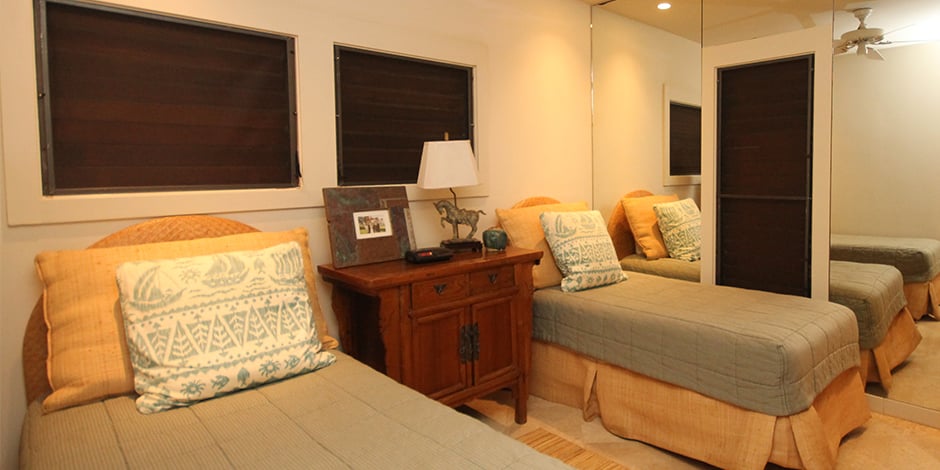 Bedroom at Kiahuna Plantation