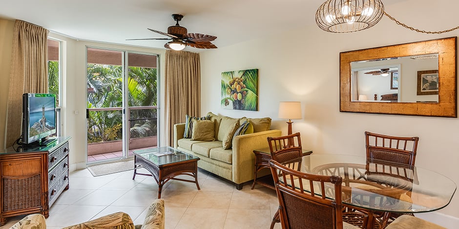 Living room at Maui Banyan