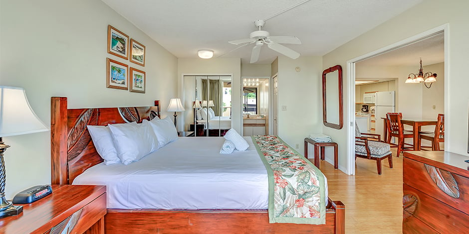 Bedroom at Maui Banyan