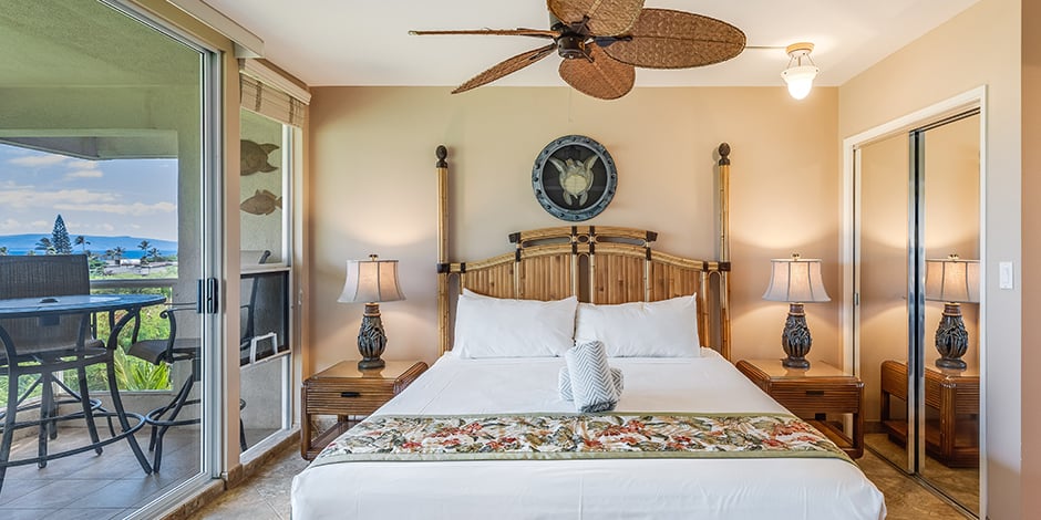 Bedroom at Maui Banyan