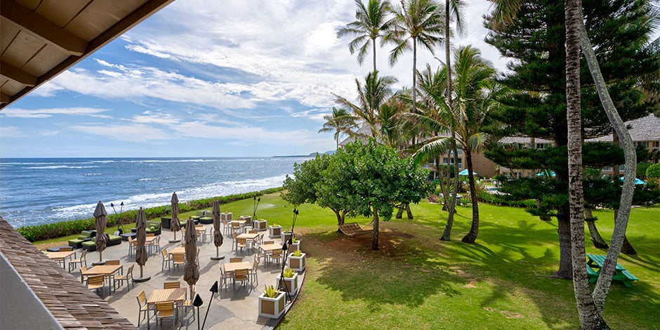 Deluxe Ocean View Room lanai