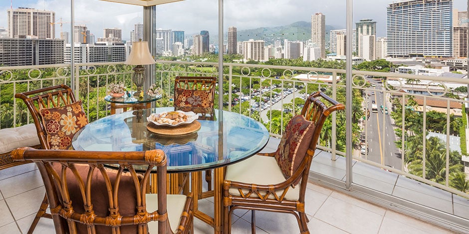 Exterior of Castle Waikiki Shore